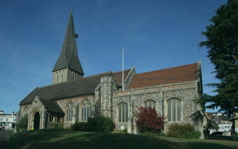 Historic church in Braintree with stone walls and a tall spire – representing broadband in Braintree